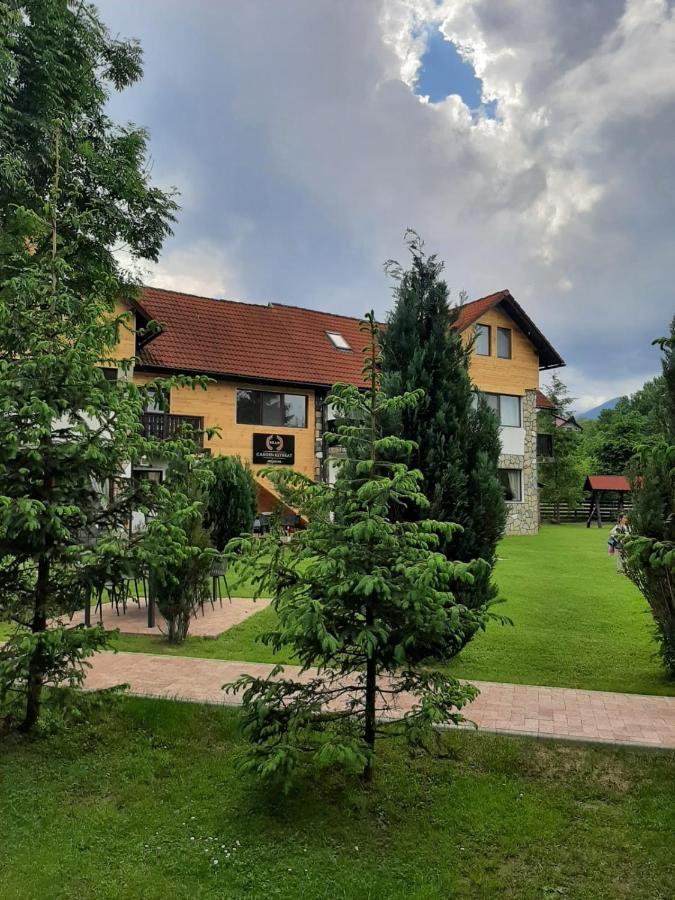 Garden Retreat Junior (Adults Only) Hotell Bran  Exteriör bild