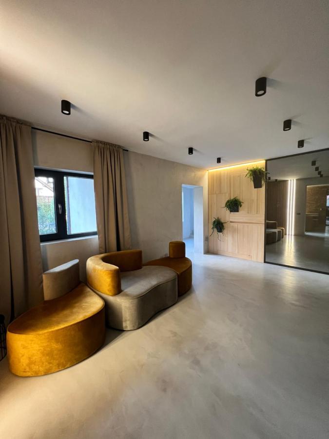Garden Retreat Junior (Adults Only) Hotell Bran  Exteriör bild
